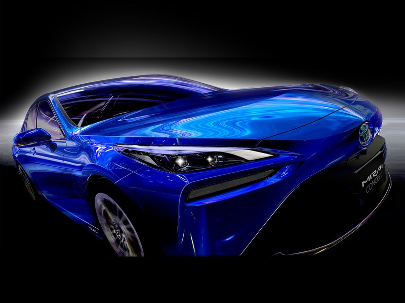 Toyota představí vylepšený sedan Mirai s palivovými články